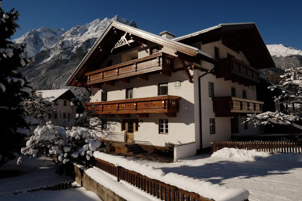 Gaestehaus Schoepf Elsa Längenfeld Exterior foto